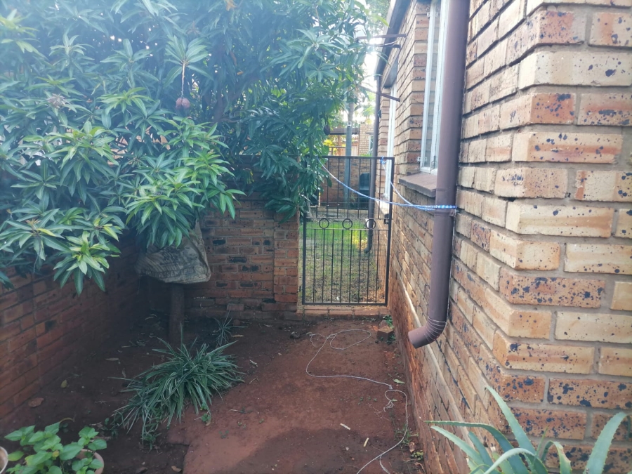 2 Bedroom Property for Sale in Safari Gardens North West